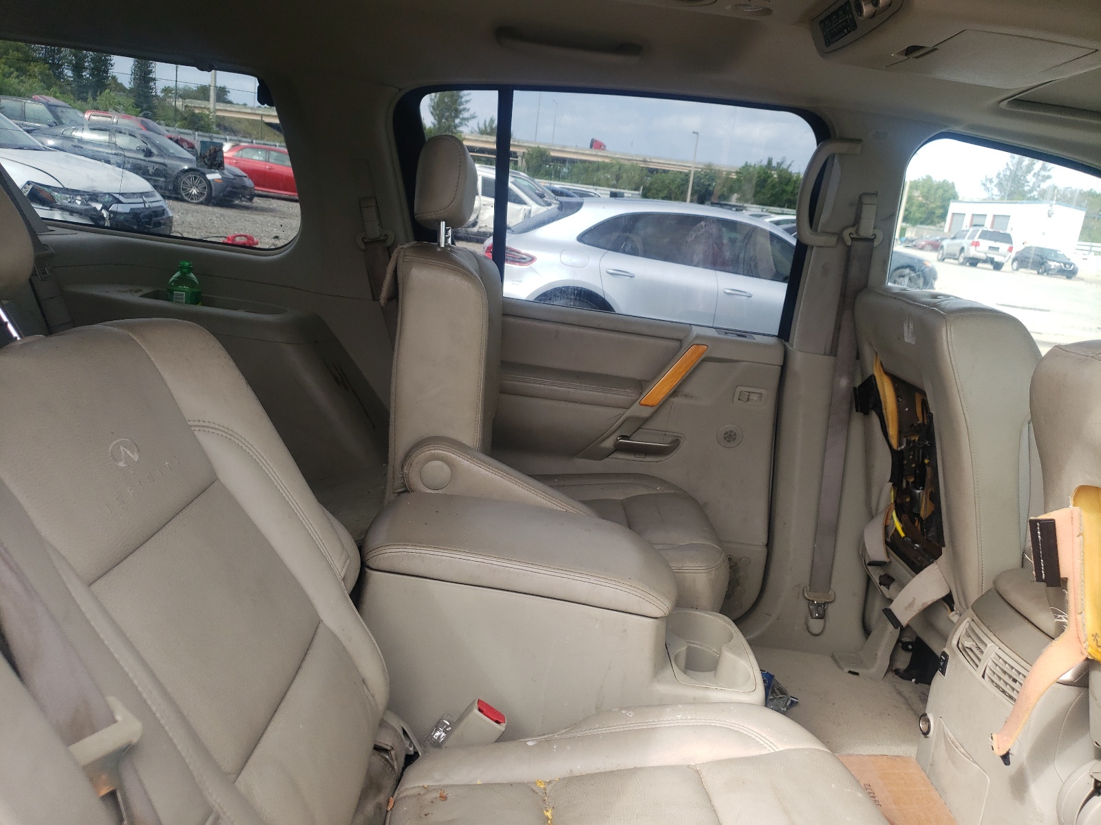 Photo 6 from auction – 2005 INFINITI QX56 with VIN 5N3AA08C25N814082