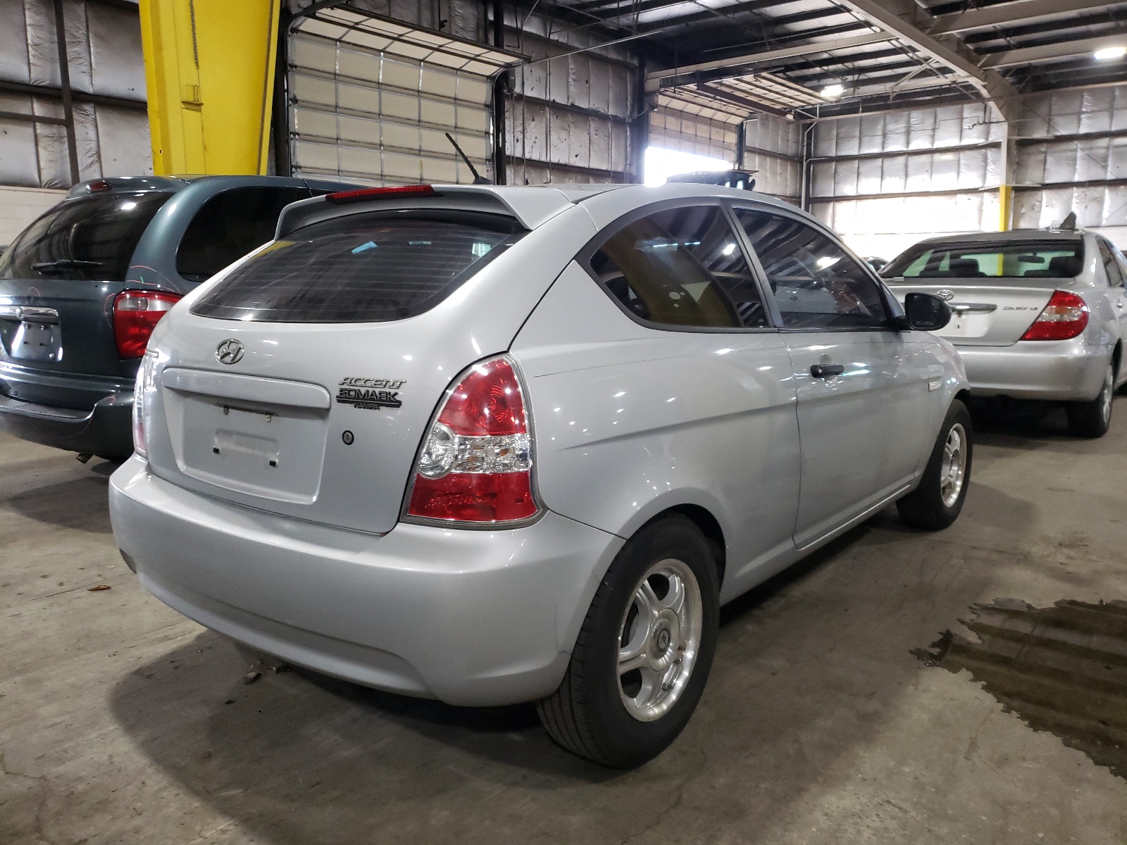 Photo 4 from auction – 2011 HYUNDAI ACCENT GL with VIN KMHCM3AC4BU188489