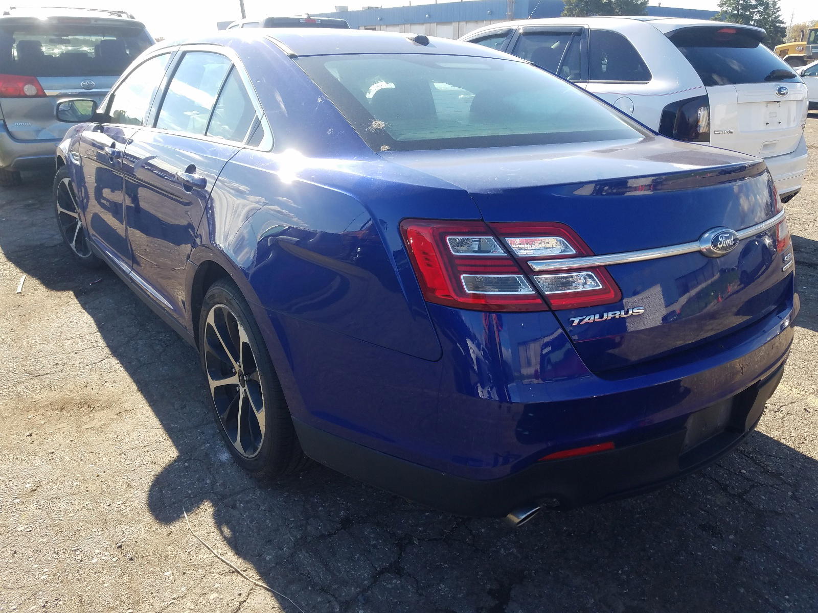Photo 3 from auction – 2015 FORD TAURUS SEL with VIN 1FAHP2E88FG127397