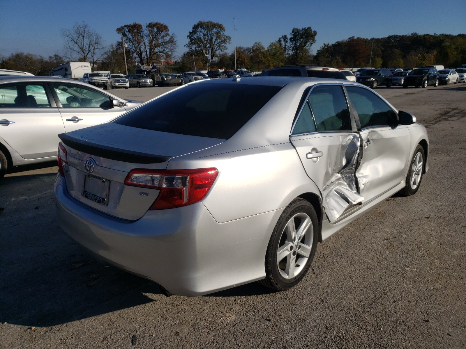 Photo 4 from auction – 2014 TOYOTA CAMRY L with VIN 4T1BF1FK3EU757637