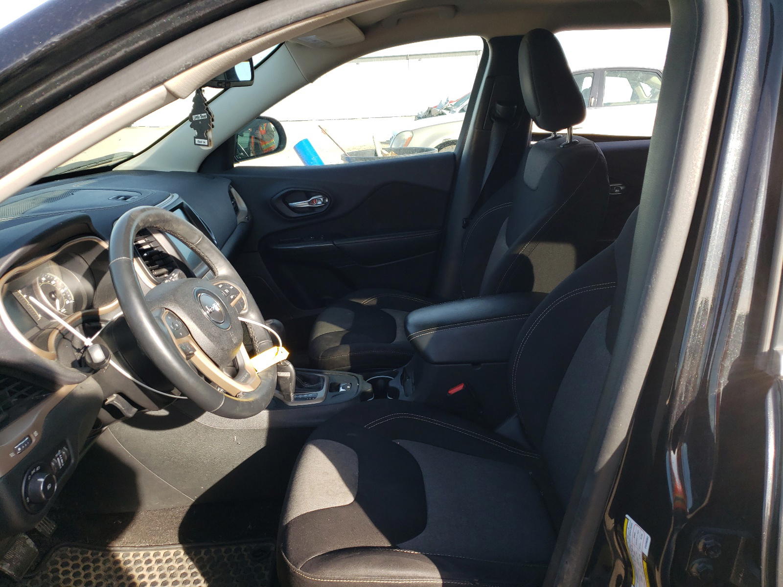 Photo 5 from auction – 2014 JEEP CHEROKEE L with VIN 1C4PJMCS2EW298362