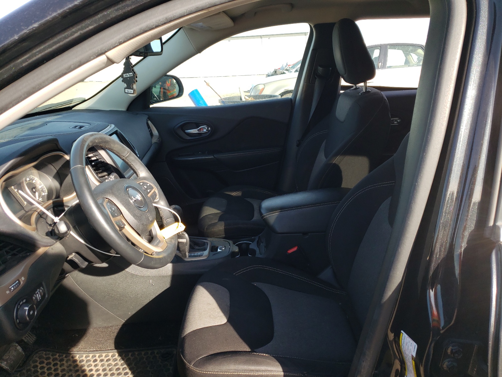 Foto 5 de la subasta – 2014 JEEP CHEROKEE L con VIN 1C4PJMCS2EW298362