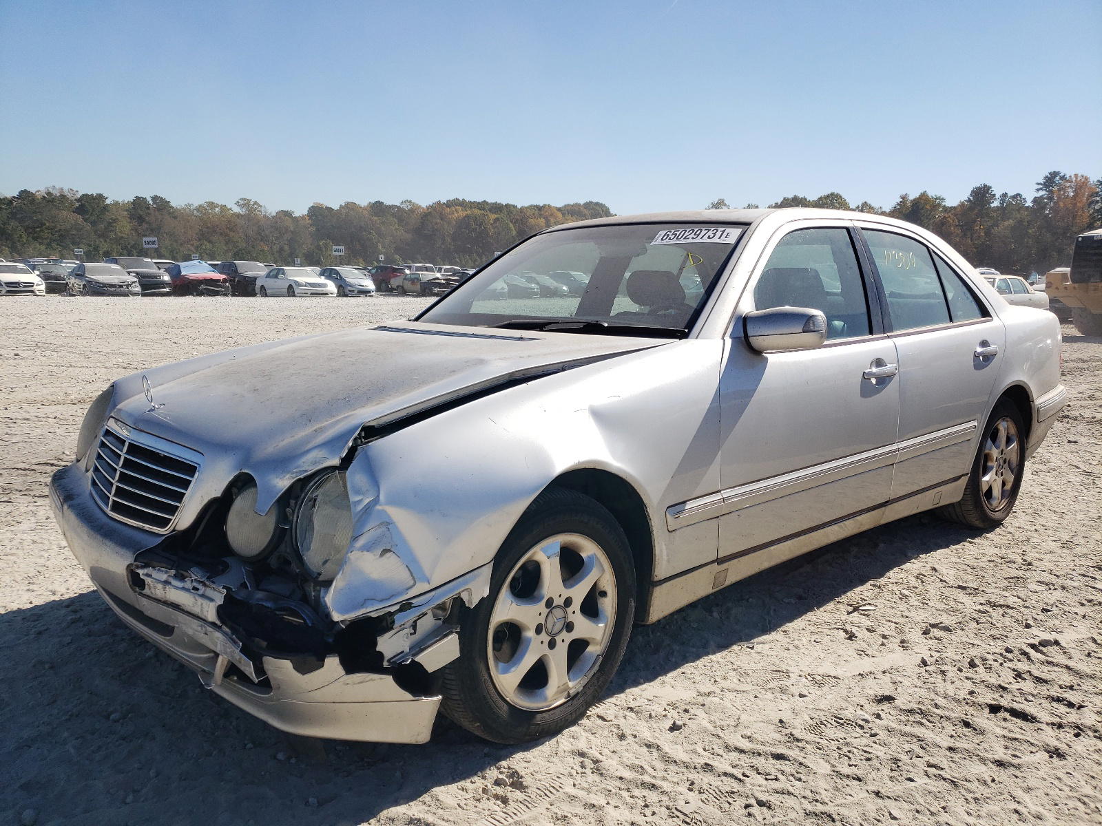 Photo 2 from auction – 2002 MERCEDES-BENZ E 320 with VIN WDBJF65J62B420472