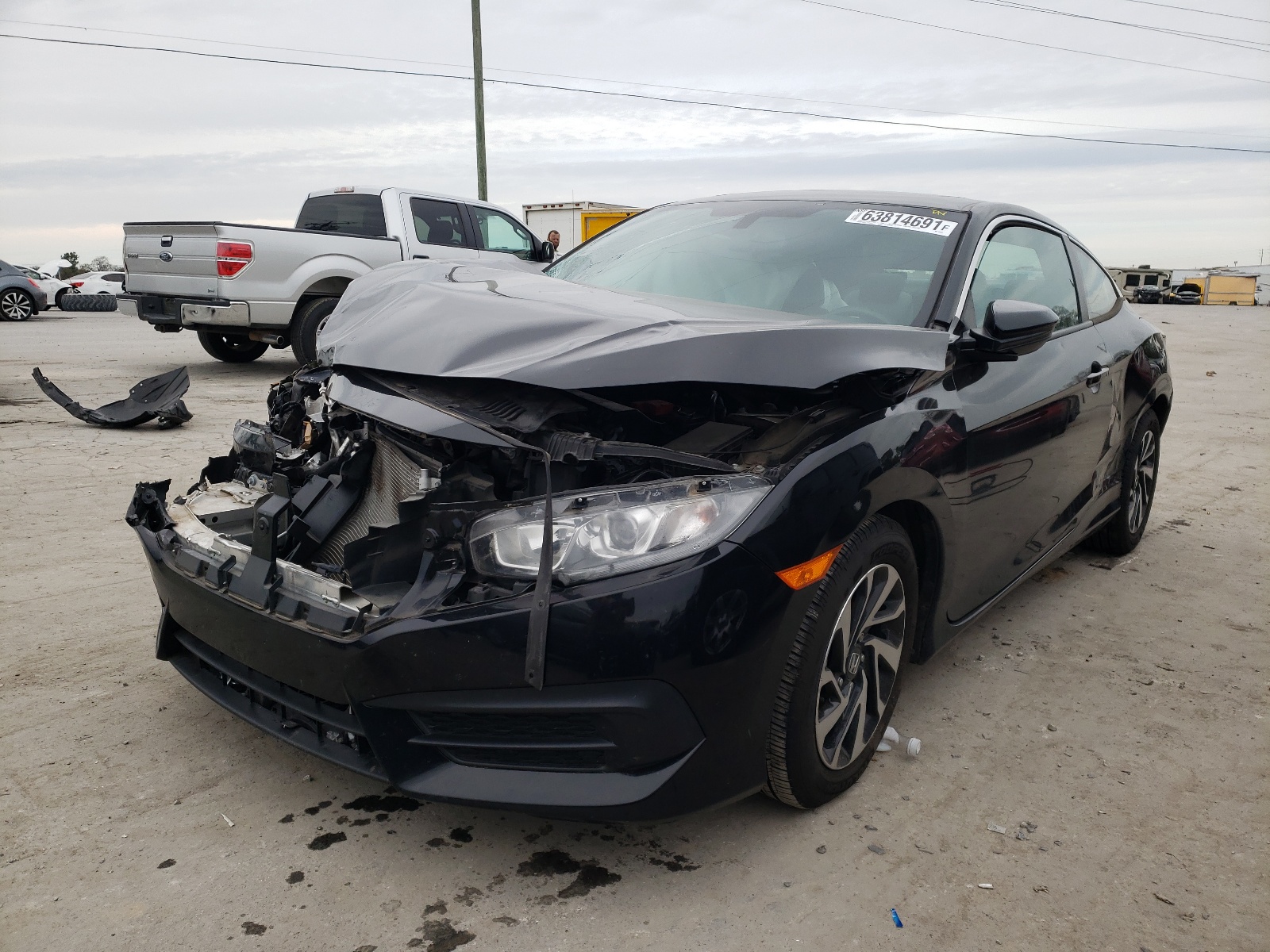 Photo 2 from auction – 2016 HONDA CIVIC LX with VIN 2HGFC4B03GH315162