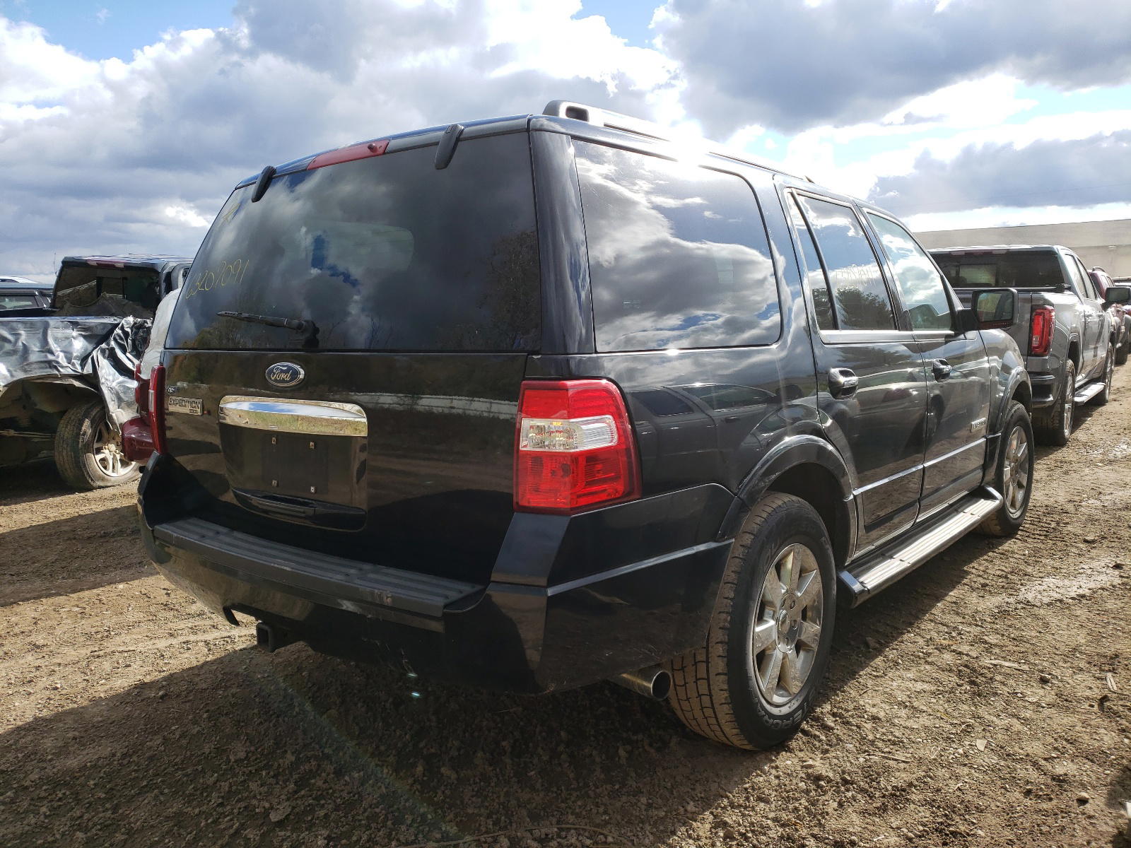 Photo 4 from auction – 2007 FORD EXPEDITION with VIN 1FMFU20537LA60557