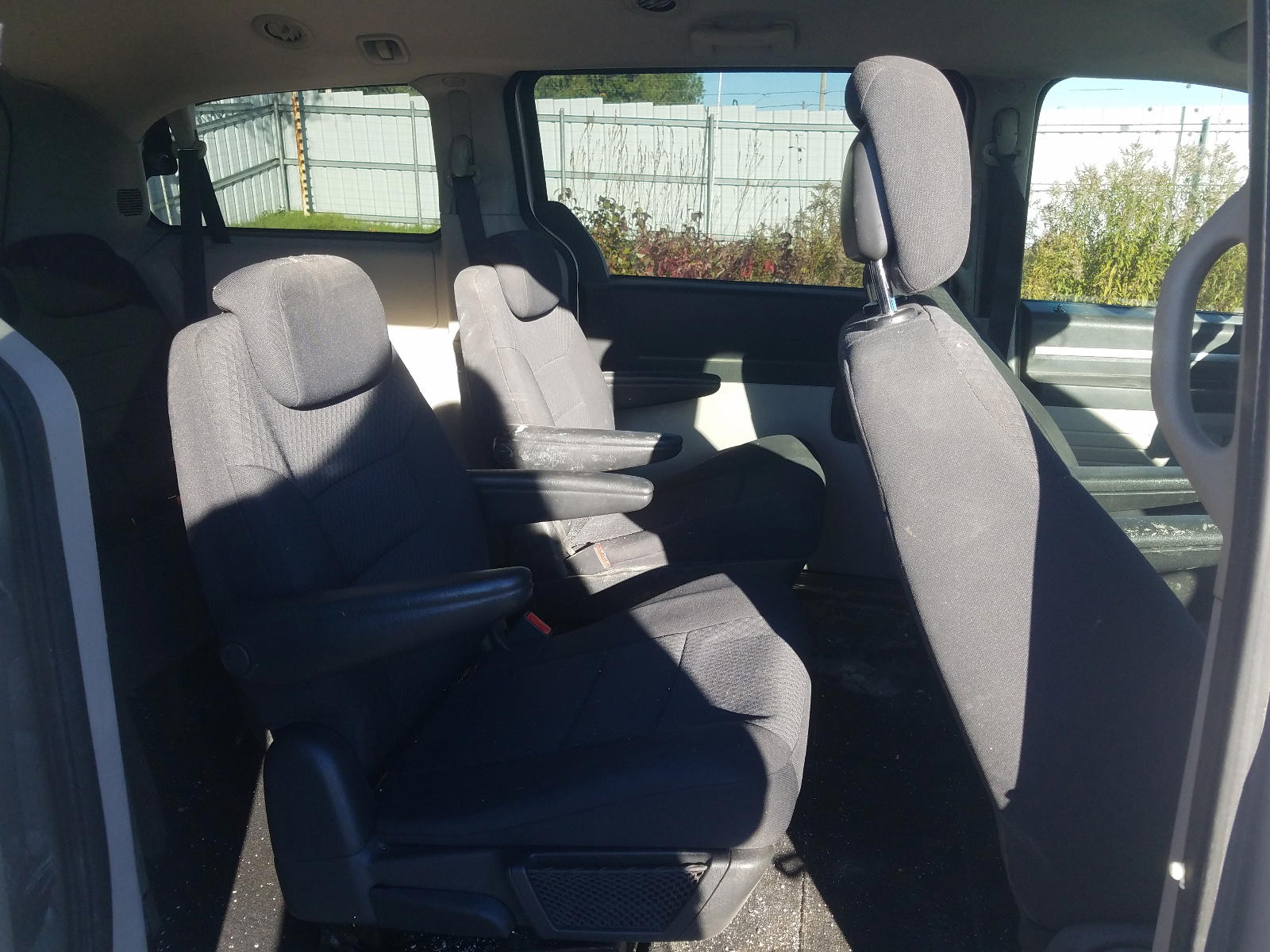 Photo 6 from auction – 2010 DODGE GRAND CARA with VIN 2D4RN4DE4AR313035