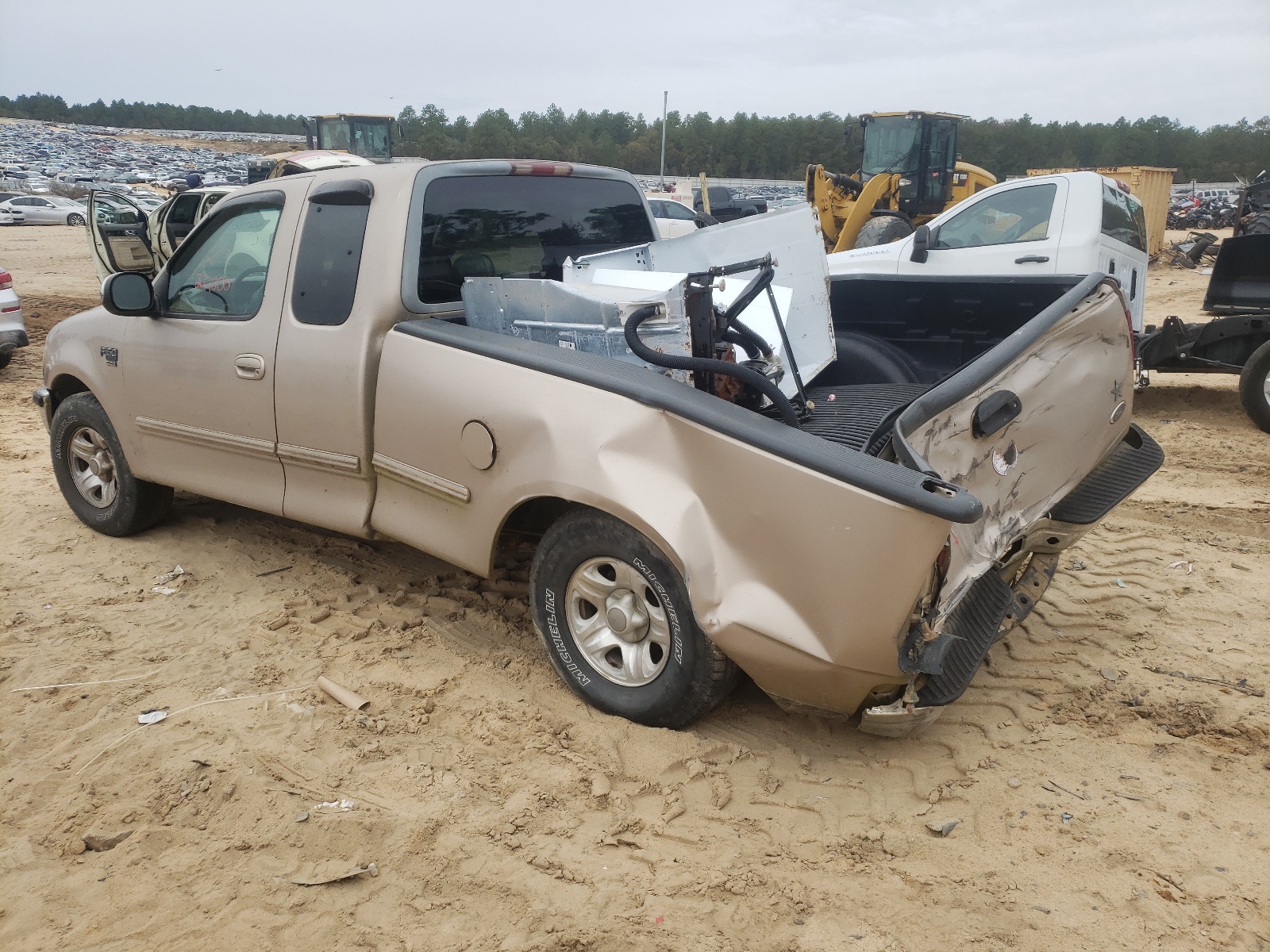 Photo 3 from auction – 1998 FORD OTHER with VIN 1FTZX1763WNB86129