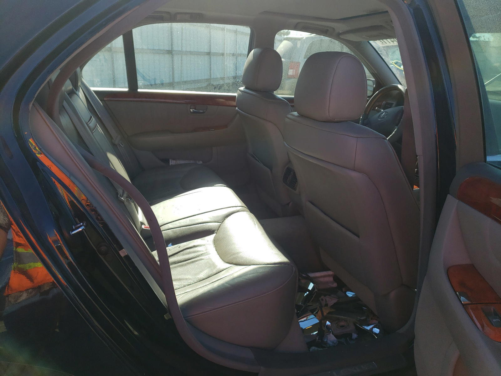 Photo 6 from auction – 2003 LEXUS LS 430 with VIN JTHBN30F830101290