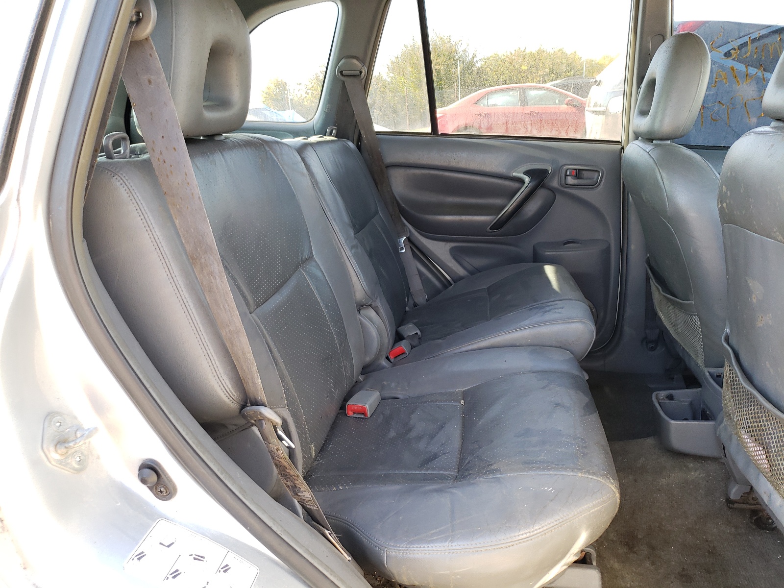 Photo 6 from auction – 2003 TOYOTA RAV4 with VIN JTEHH20V630211903