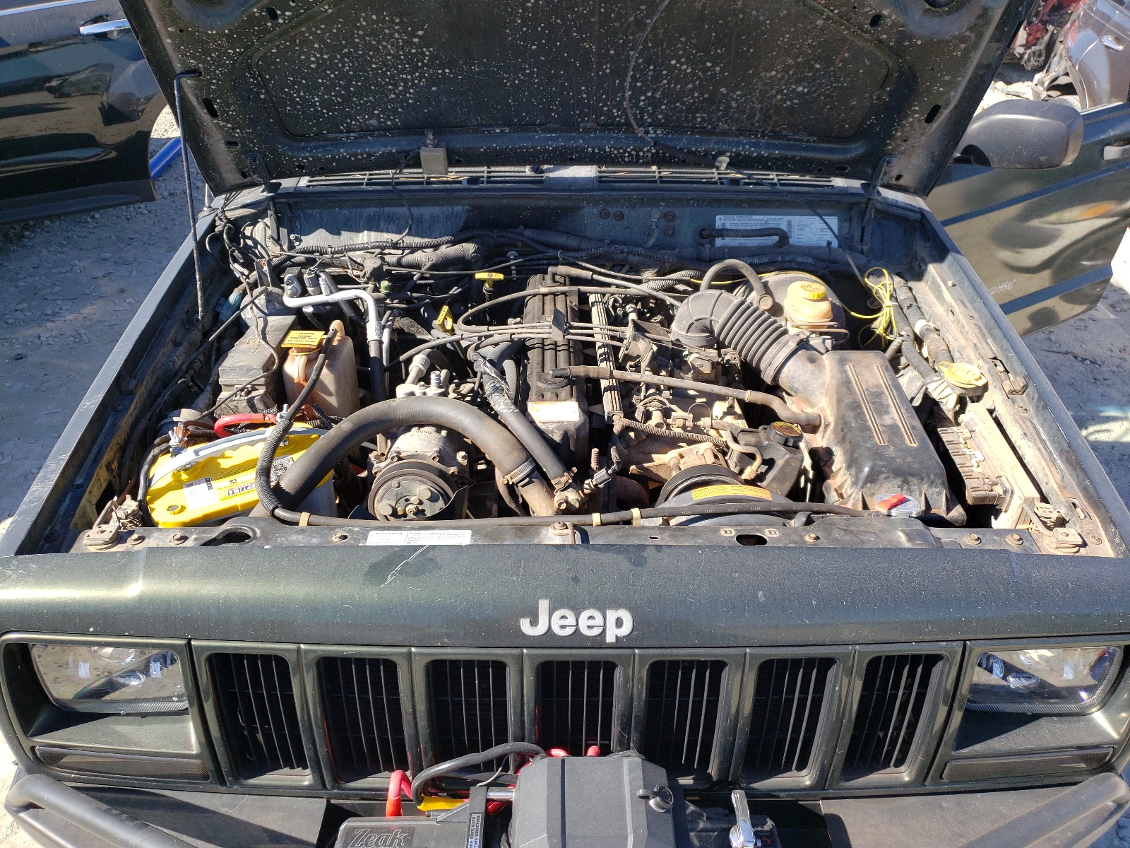 Photo 7 from auction – 1998 JEEP CHER 4X4 with VIN 1J4FJ68S0WL183708
