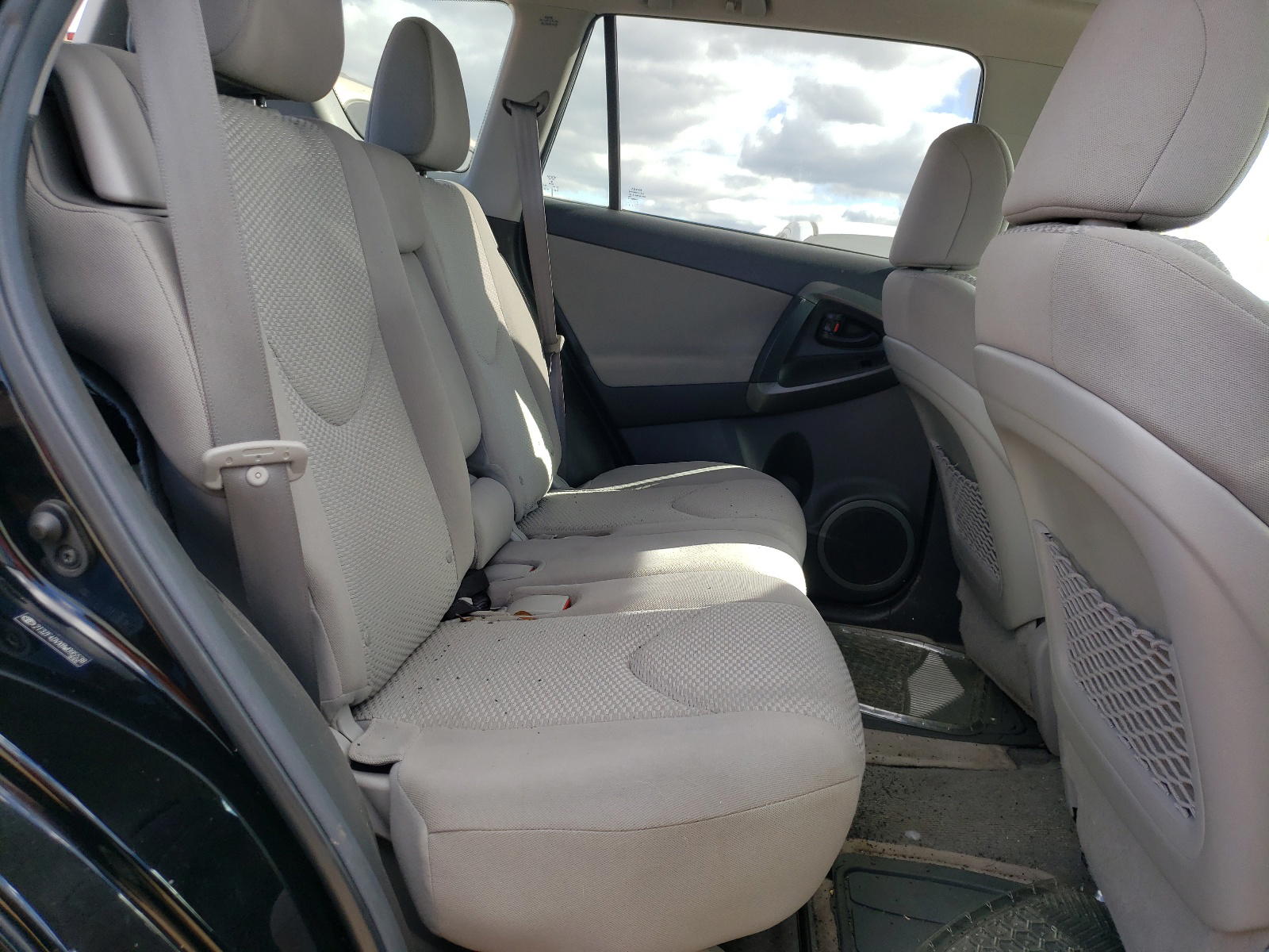 Photo 6 from auction – 2011 TOYOTA RAV4 with VIN 2T3ZF4DVXBW095538