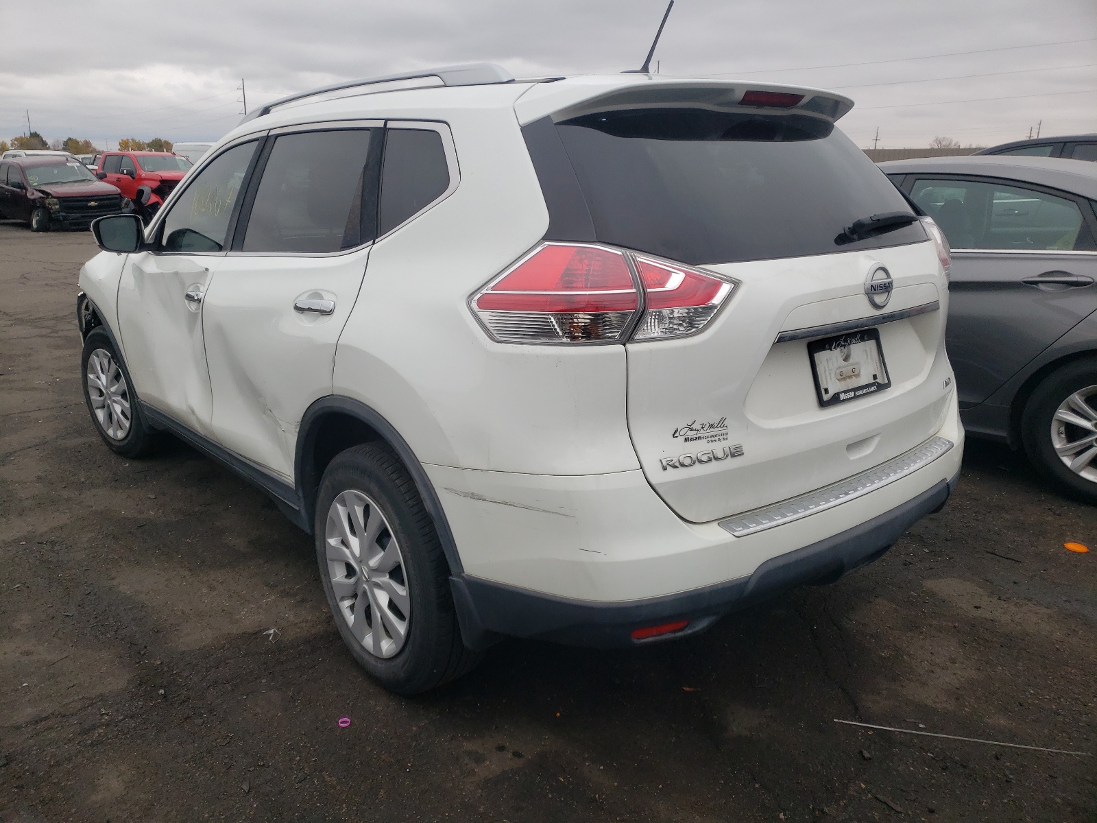 Photo 3 from auction – 2016 NISSAN ROGUE S with VIN KNMAT2MV8GP706373