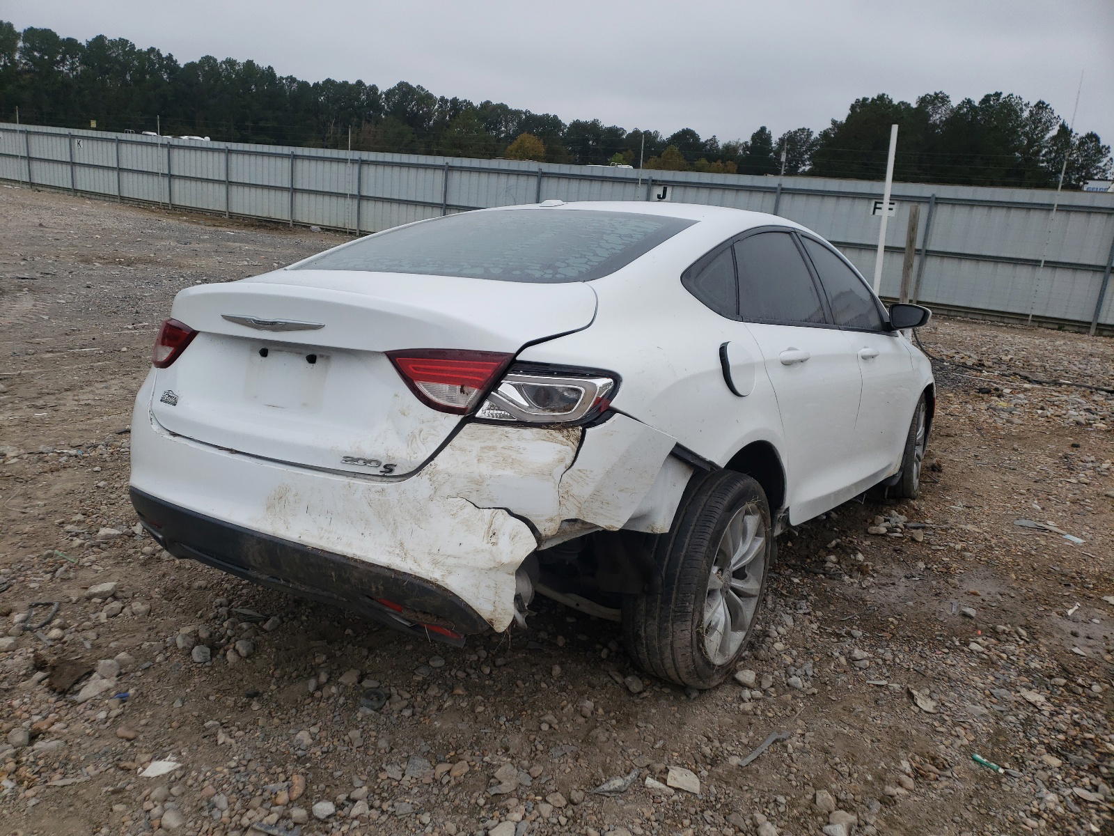 Photo 4 from auction – 2015 CHRYSLER 200 S with VIN 1C3CCCBG8FN517532
