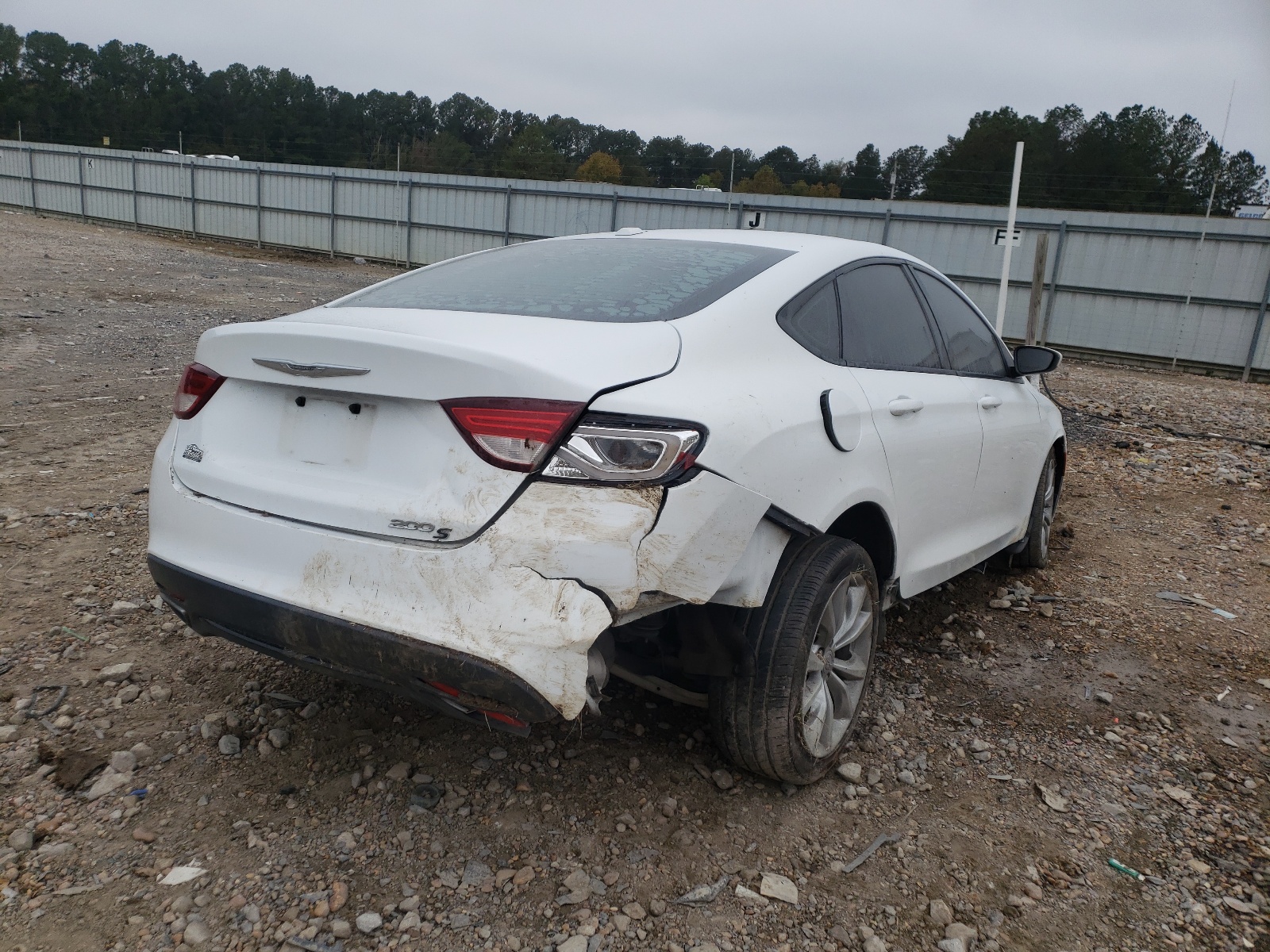 صورة رقم 4 من المزاد - 2015 CHRYSLER 200 S مع VIN 1C3CCCBG8FN517532