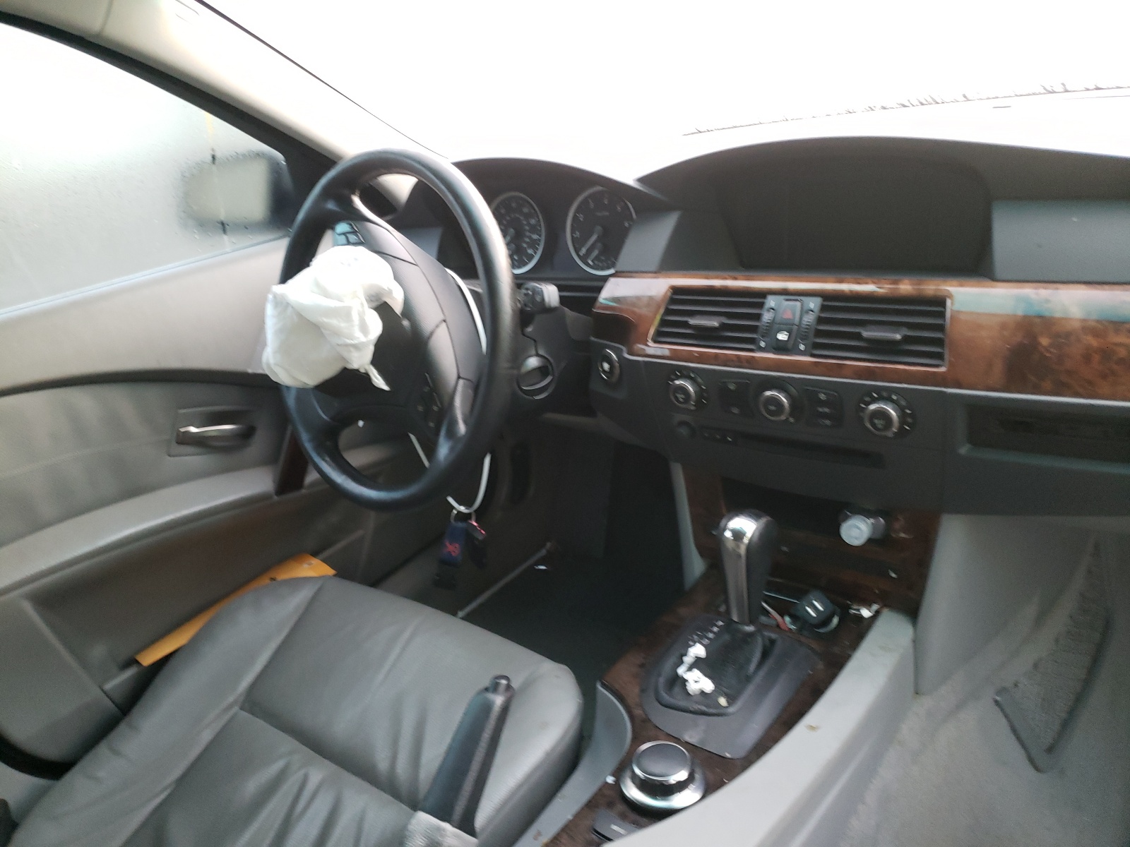 Photo 9 from auction – 2007 BMW 530 XI with VIN WBANF73507CU27642