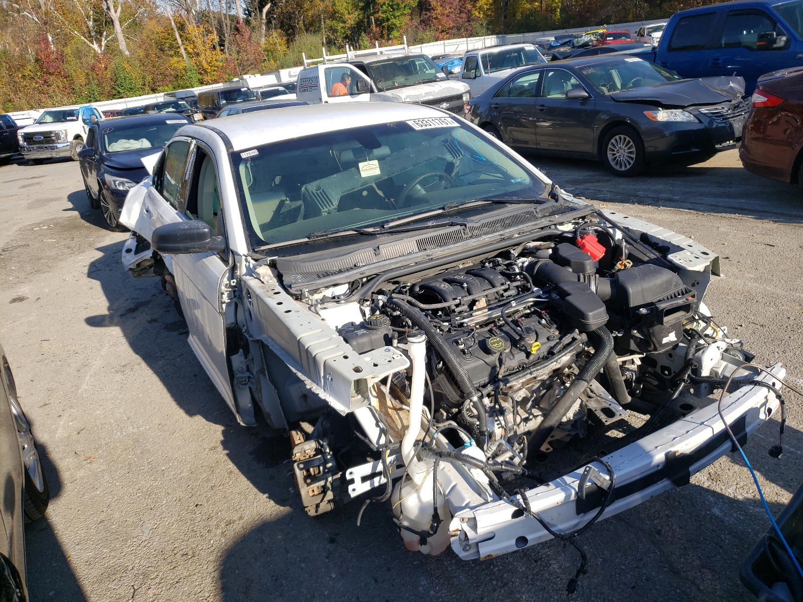 FORD TAURUS SE 2016 with VIN 1FAHP2D85GG131054 - Photo from auction