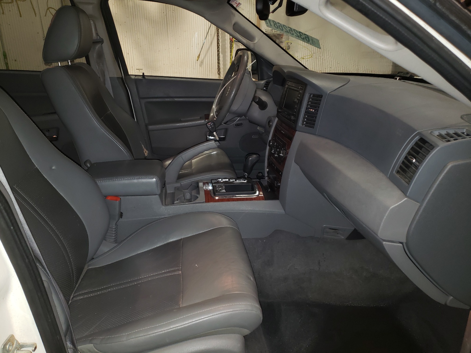 Photo 5 from auction – 2007 JEEP GRAND CHER with VIN 1J8HR58P07C559010