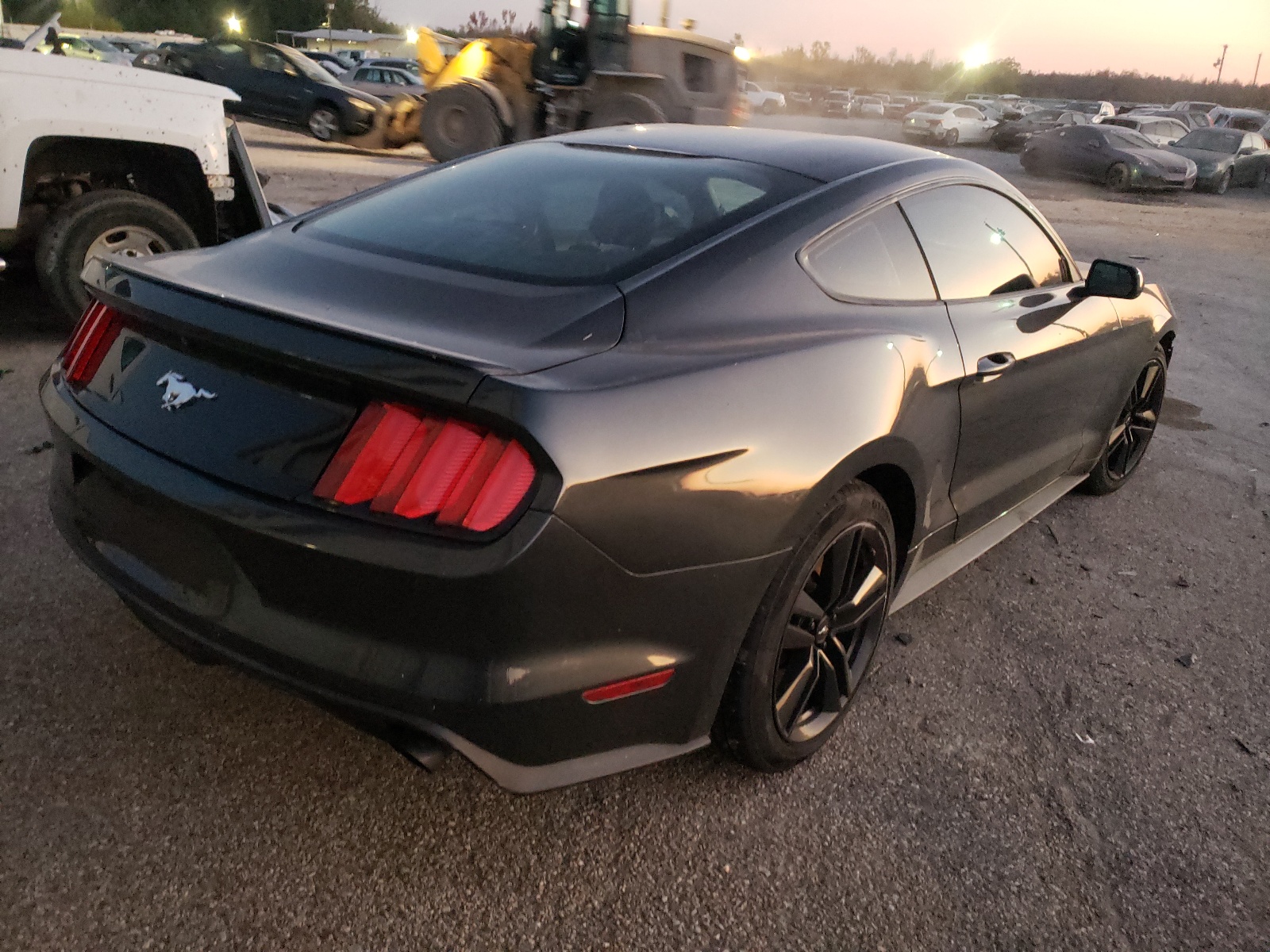 Photo 4 from auction – 2016 FORD MUSTANG with VIN 1FA6P8TH4G5305932