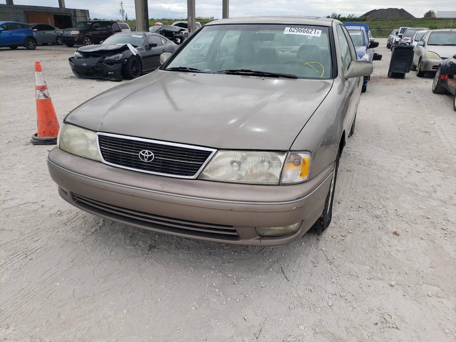Photo 9 from auction – 1998 TOYOTA AVALON XL with VIN 4T1BF18B7WU283626