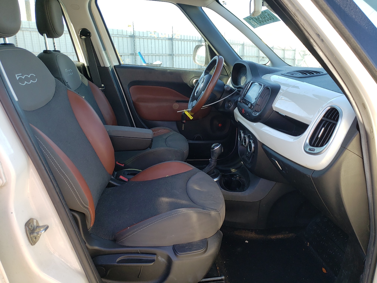 Photo 5 from auction – 2014 FIAT 500L TREKK with VIN ZFBCFADH2EZ004574