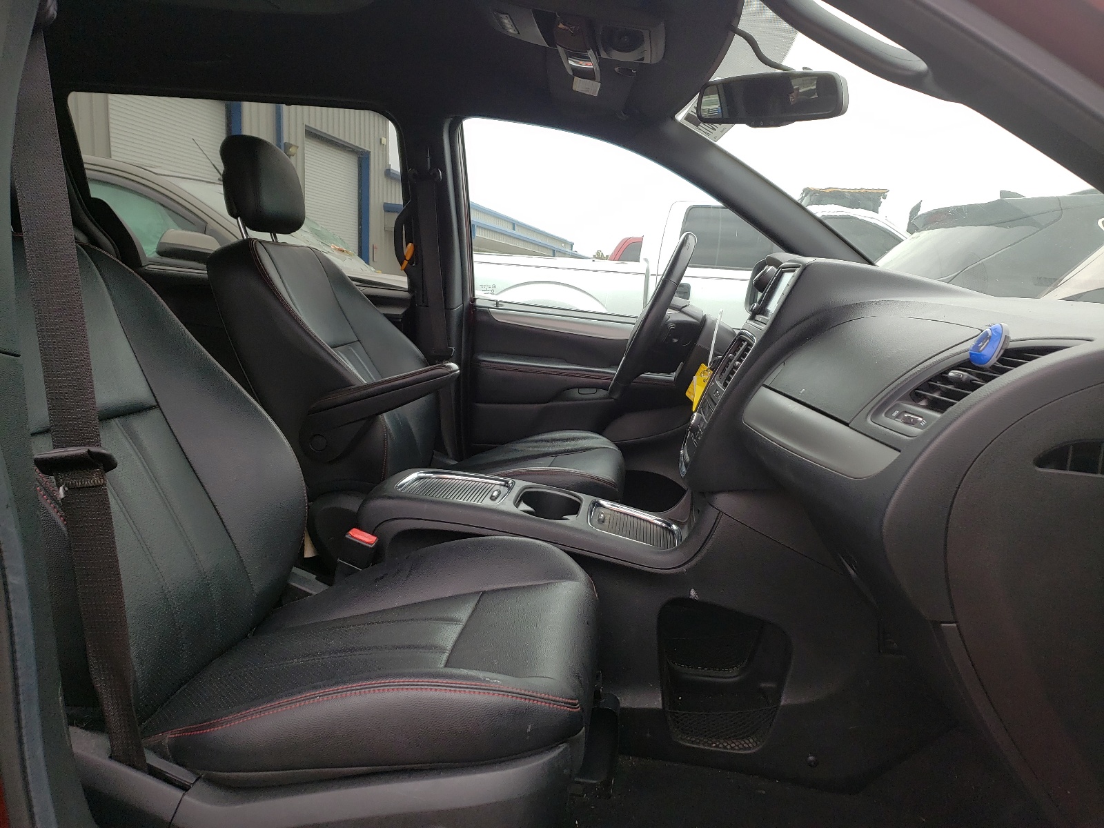 Photo 5 from auction – 2018 DODGE GRAND CARA with VIN 2C4RDGEG3JR223862