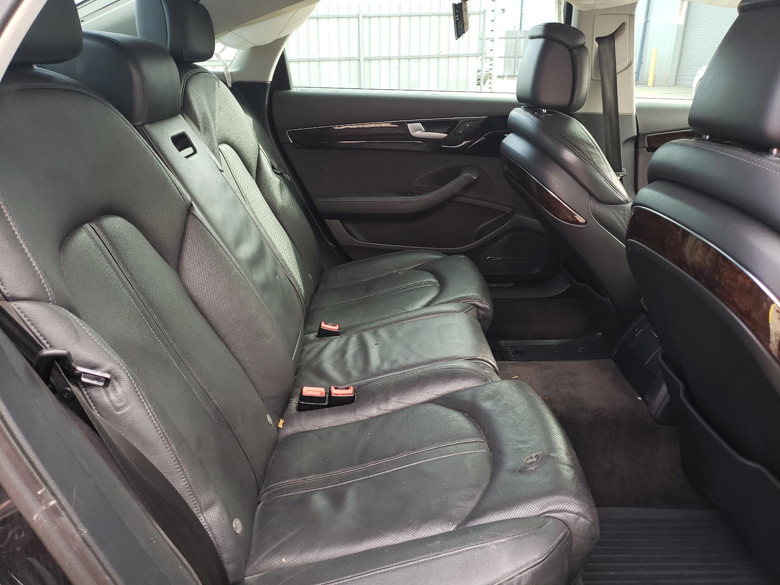 Photo 6 from auction – 2011 AUDI A8 L QUATT with VIN WAURVAFD7BN013355