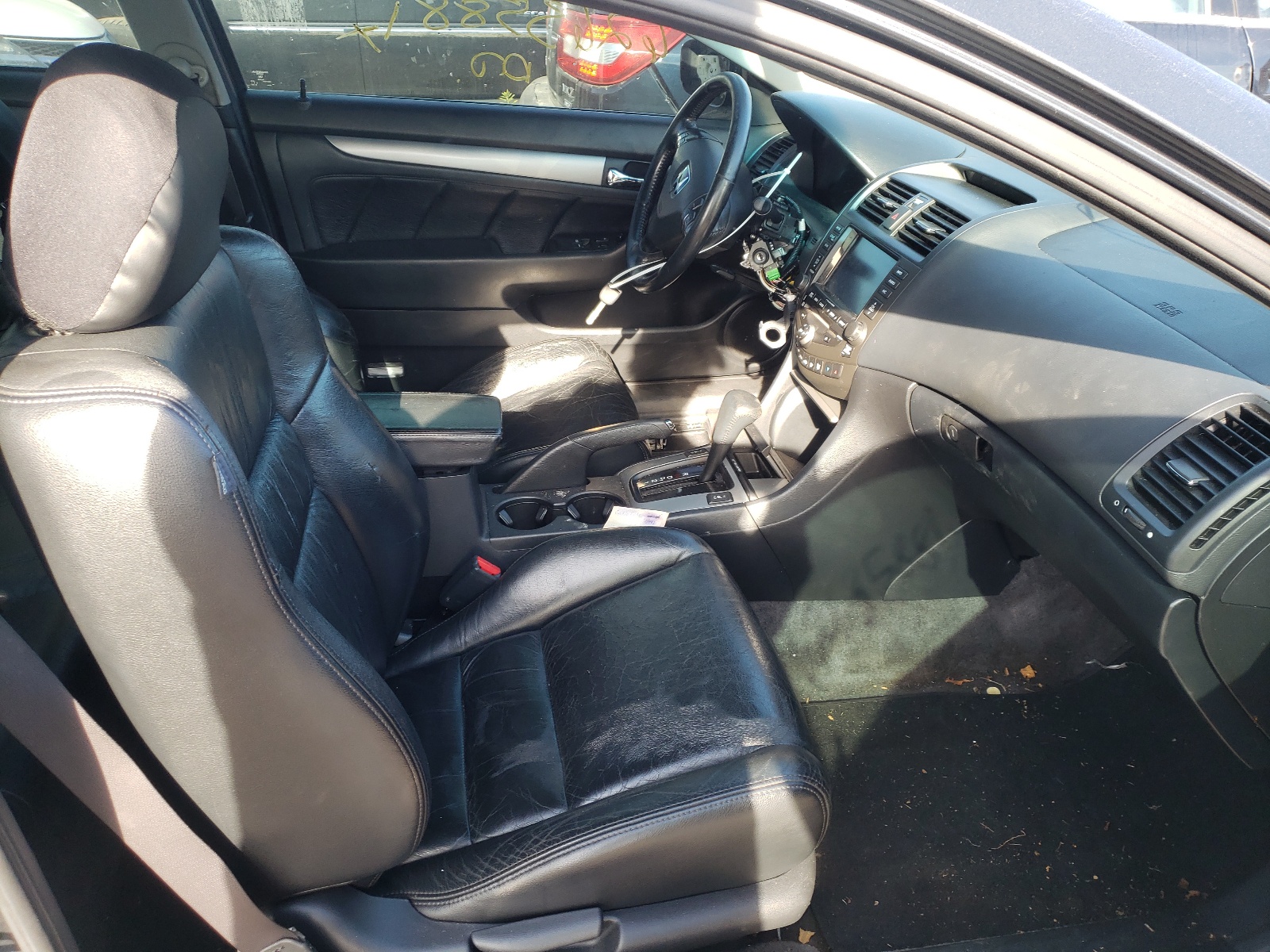Photo 5 from auction – 2004 HONDA ACCORD with VIN 1HGCM82774A009760