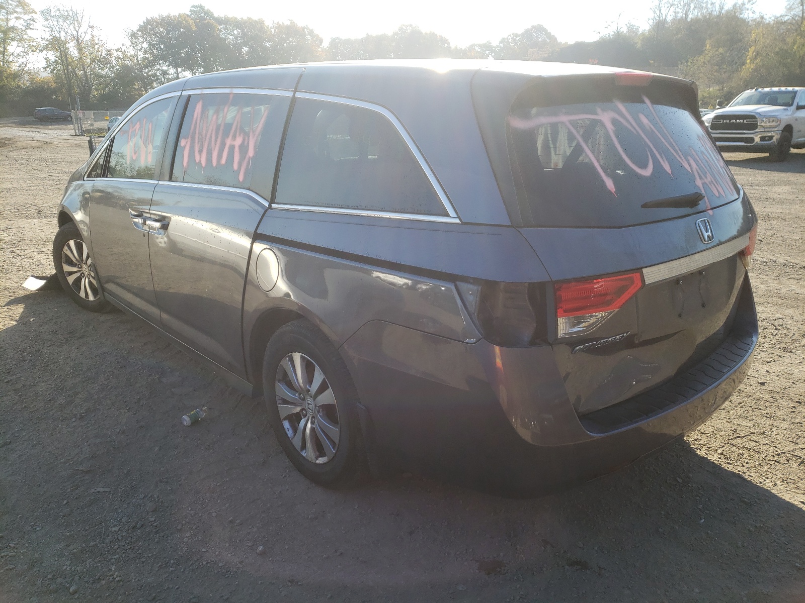 Photo 3 from auction – 2016 HONDA ODYSSEY EX with VIN 5FNRL5H45GB097095
