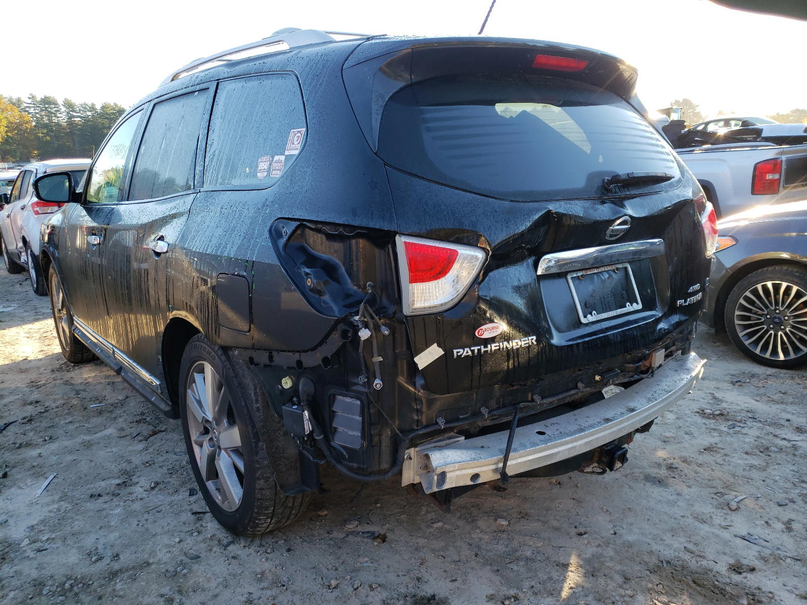 Photo 3 from auction – 2015 NISSAN PATHFINDER with VIN 5N1AR2MM5FC706435