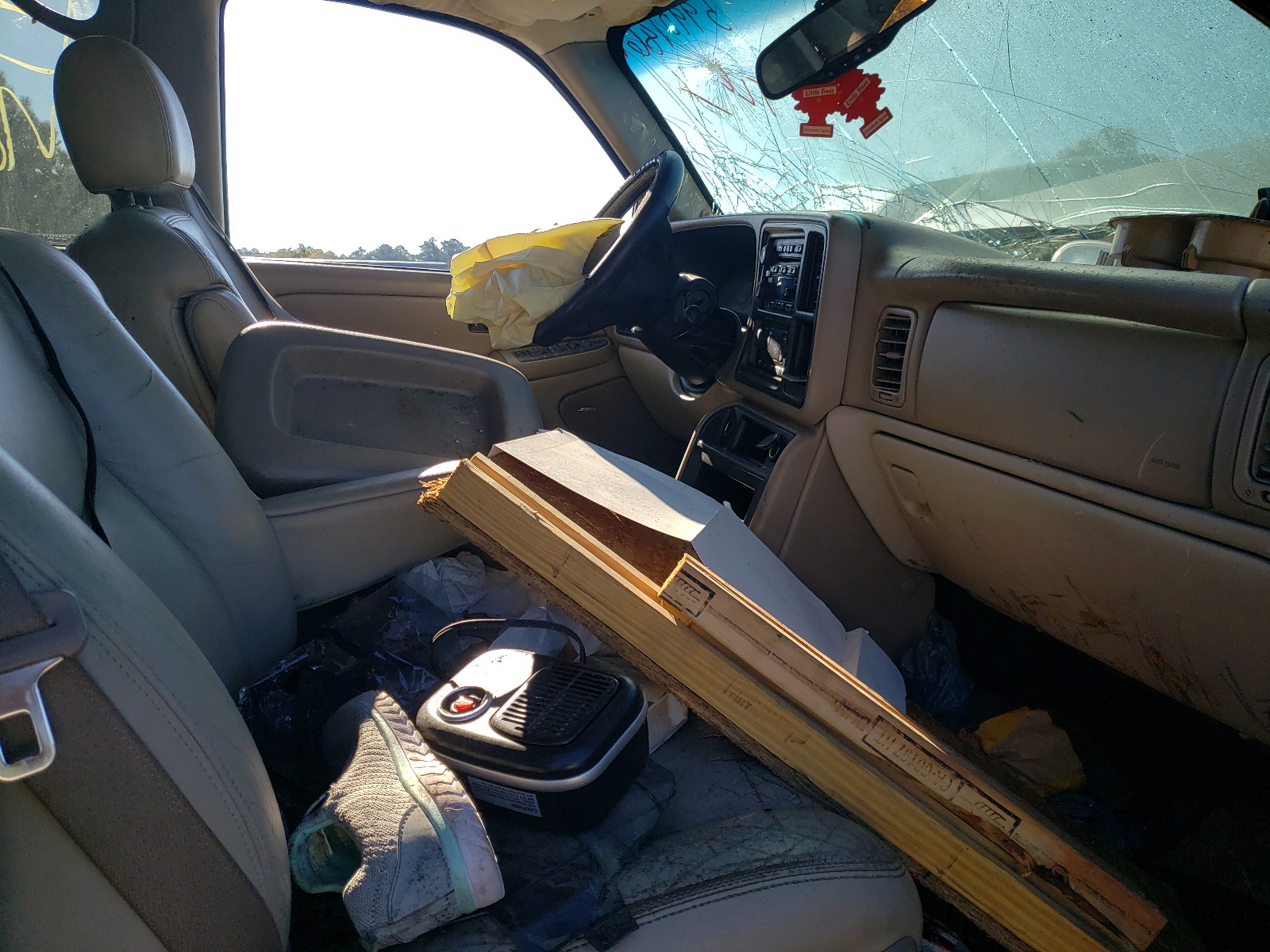 Photo 5 from auction – 2004 GMC YUKON with VIN 1GKFK16Z84J287169