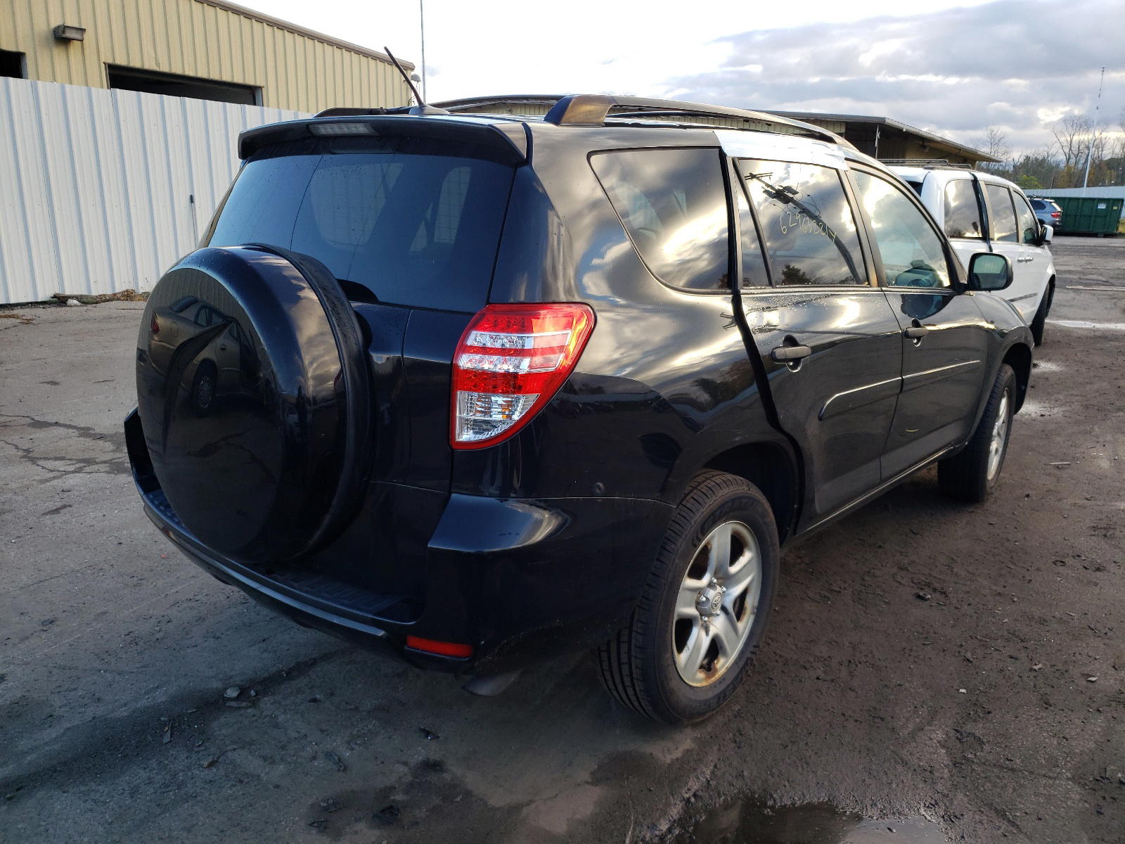 Photo 4 from auction – 2010 TOYOTA RAV4 with VIN JTMZF4DVXAD024898