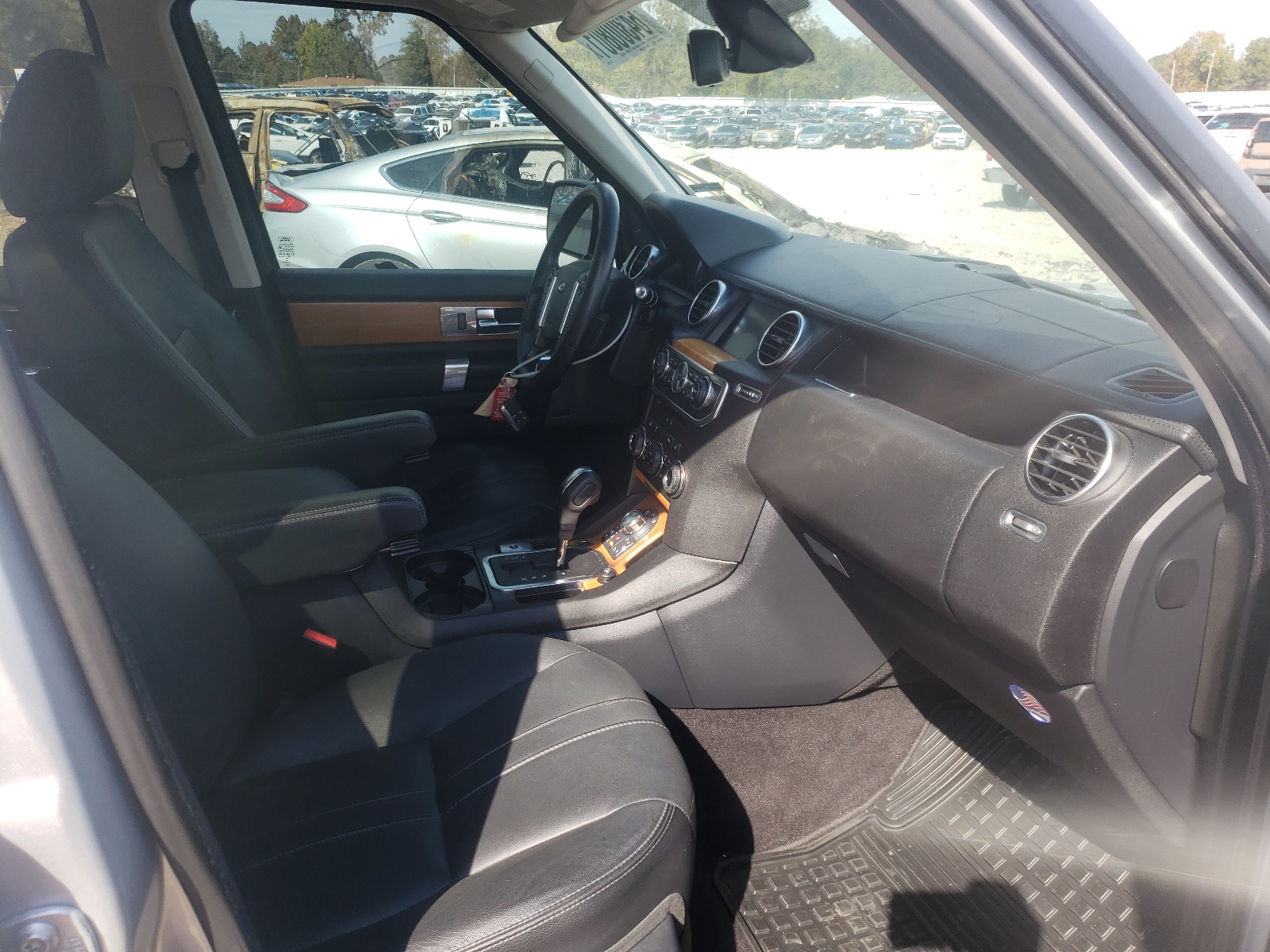 Photo 5 from auction – 2013 LAND ROVER LR4 HSE with VIN SALAG2D42DA683837