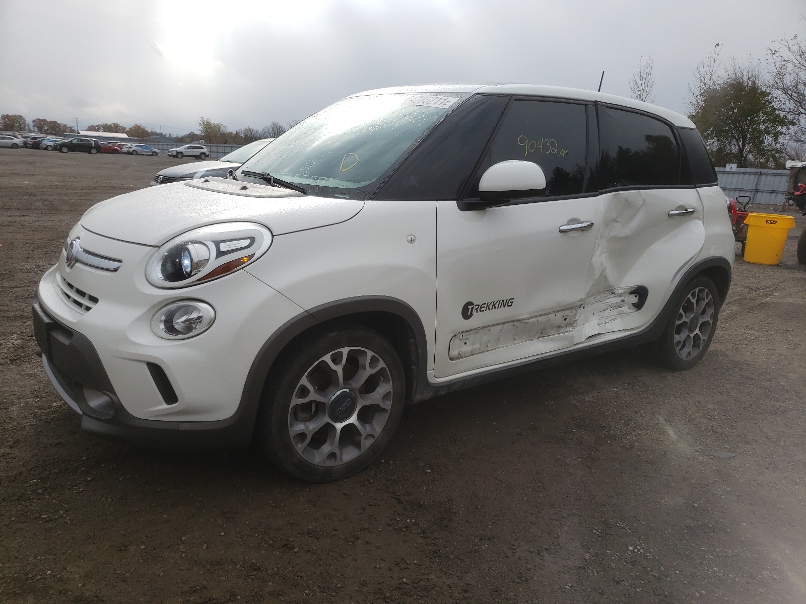 Photo 2 from auction – 2015 FIAT 500L TREKK with VIN ZFBCFADH2FZ033929