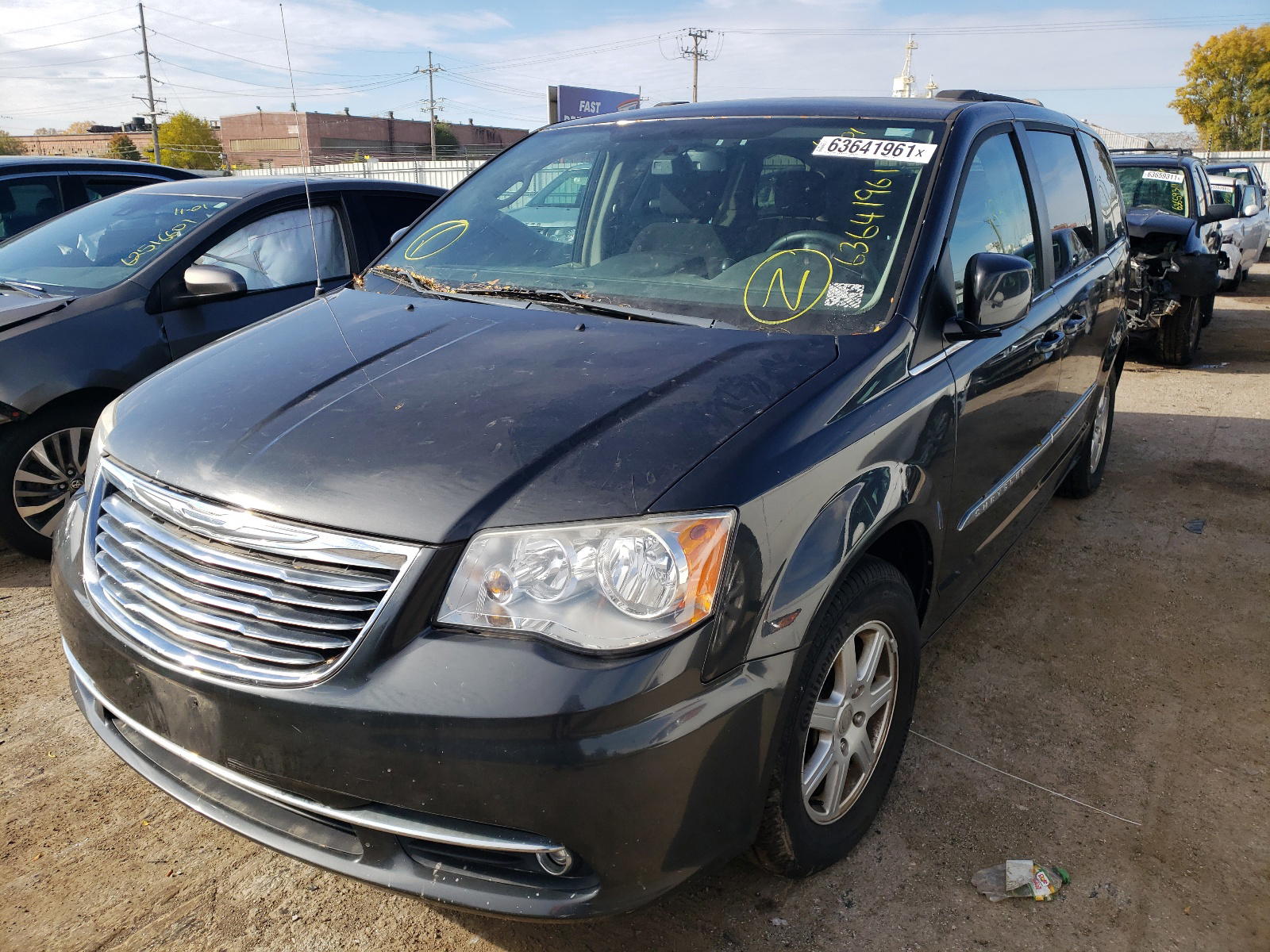 Photo 2 from auction – 2011 CHRYSLER TOWN & COU with VIN 2A4RR5DG0BR651231