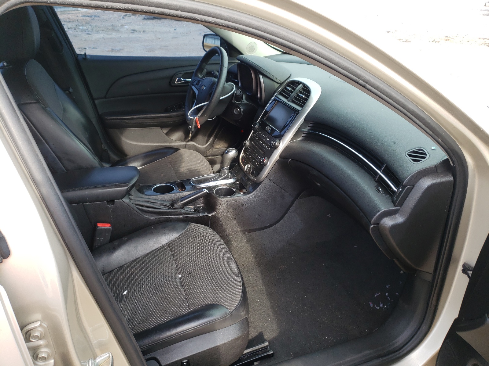 Photo 5 from auction – 2016 CHEVROLET MALIBU LIM with VIN 1G11C5SAXGF126509