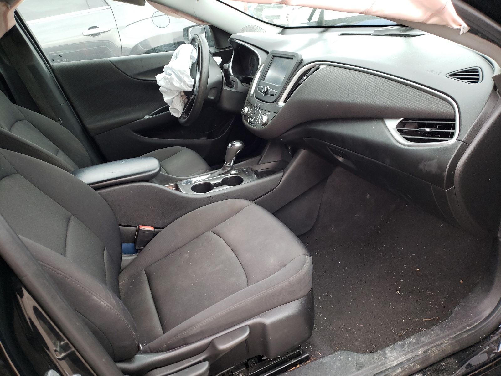Photo 5 from auction – 2016 CHEVROLET MALIBU LS with VIN 1G1ZB5ST7GF200928