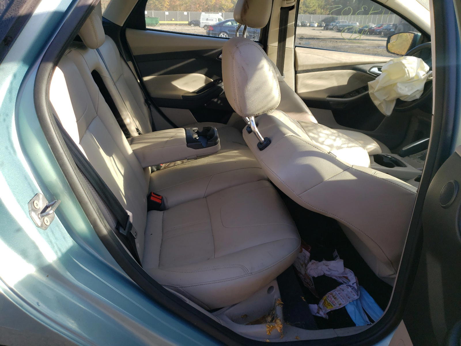 Photo 6 from auction – 2012 FORD FOCUS SEL with VIN 1FAHP3M26CL194103