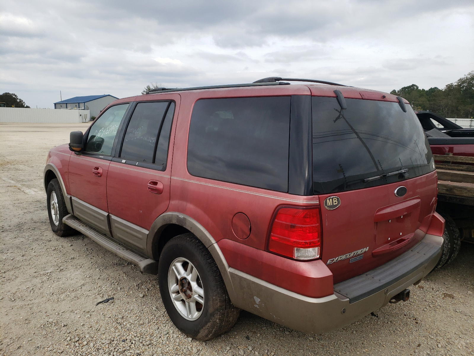 Photo 3 from auction – 2003 FORD EXPEDITION with VIN 1FMFU17L73LB96599