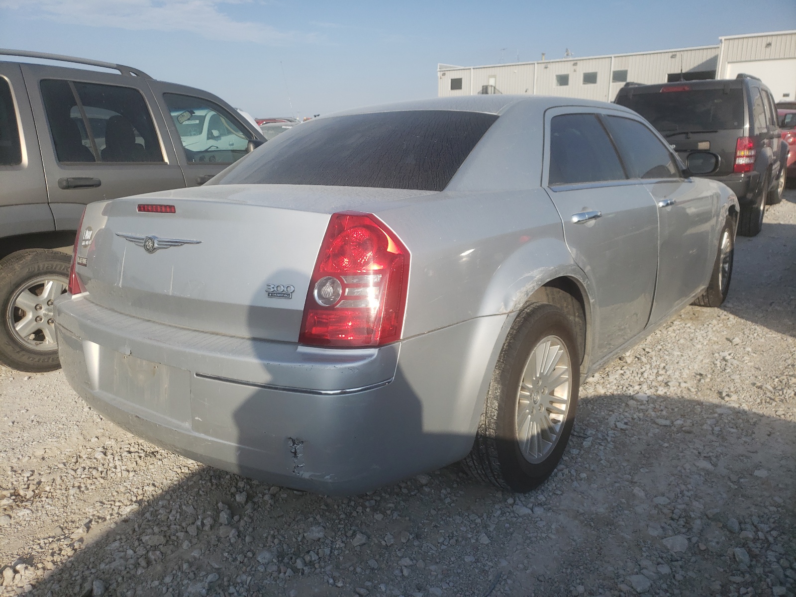 Photo 4 from auction – 2010 CHRYSLER 300 TOURIN with VIN 2C3CA4CD4AH104542