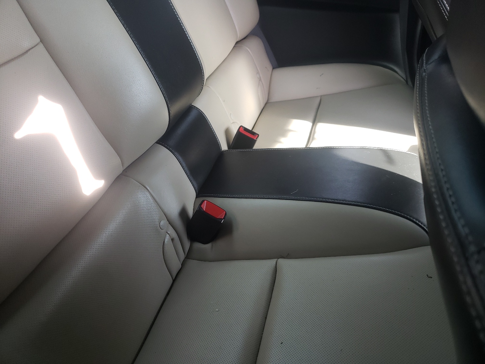 Photo 6 from auction – 2011 CHEVROLET CAMARO LT with VIN 2G1FC1ED0B9137024