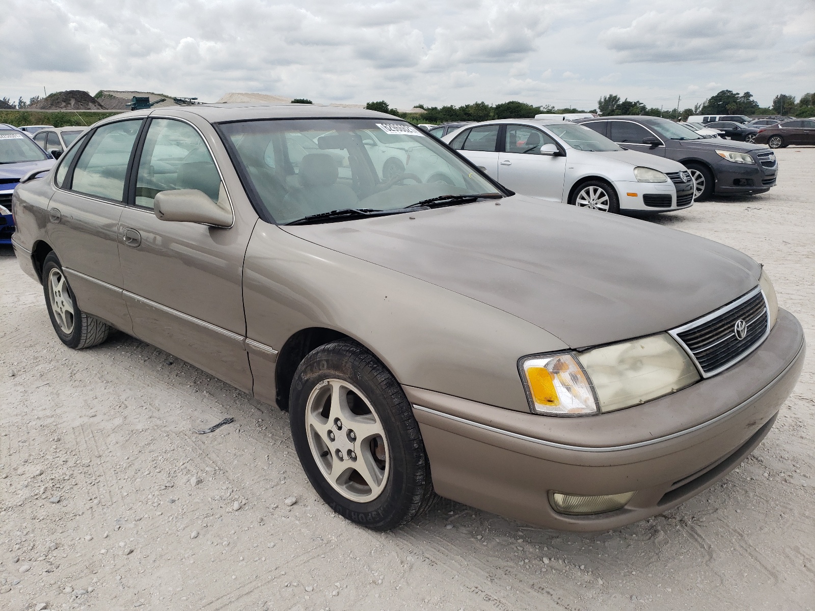 TOYOTA AVALON XL 1998 with VIN 4T1BF18B7WU283626 - Photo from auction