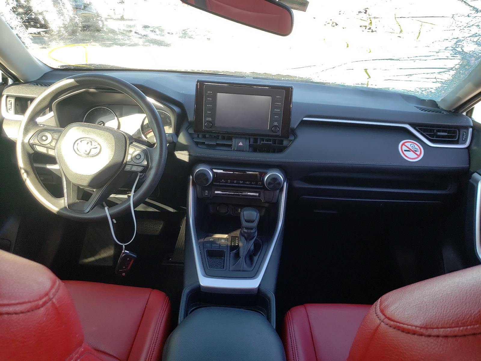 Photo 9 from auction – 2019 TOYOTA RAV4 LE with VIN 2T3H1RFV3KW017932