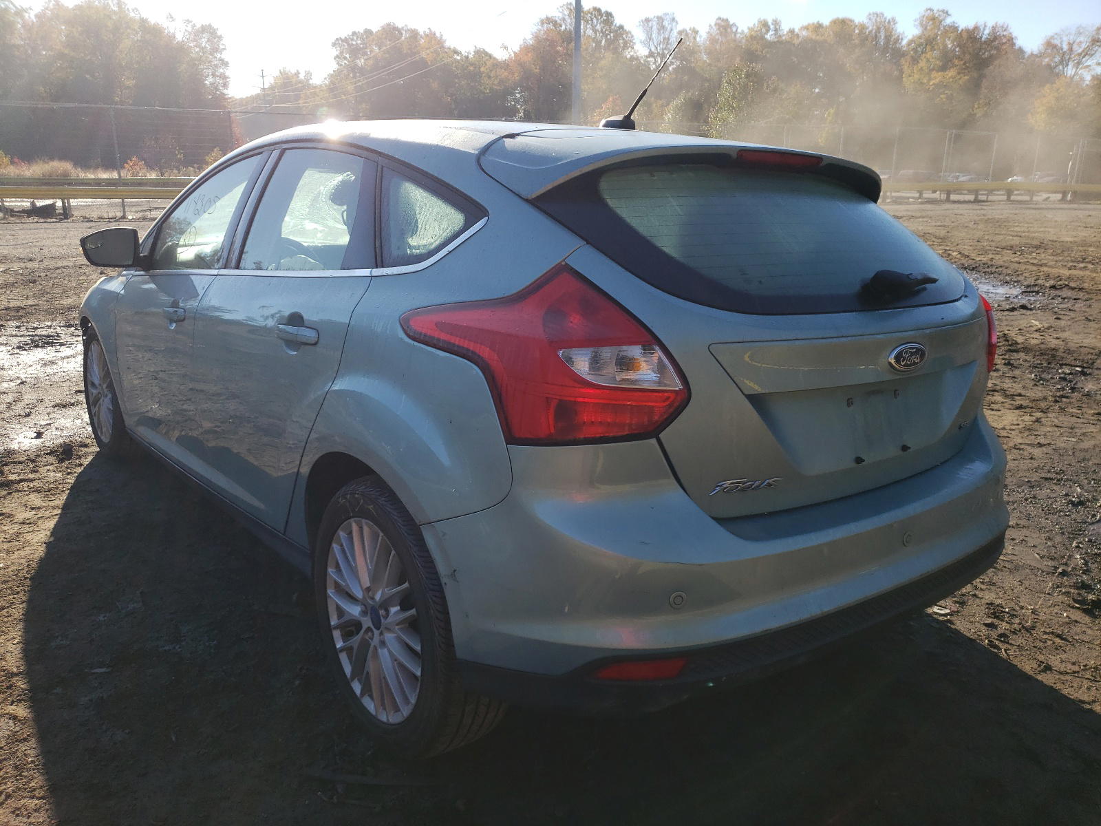 Photo 3 from auction – 2012 FORD FOCUS SEL with VIN 1FAHP3M26CL194103
