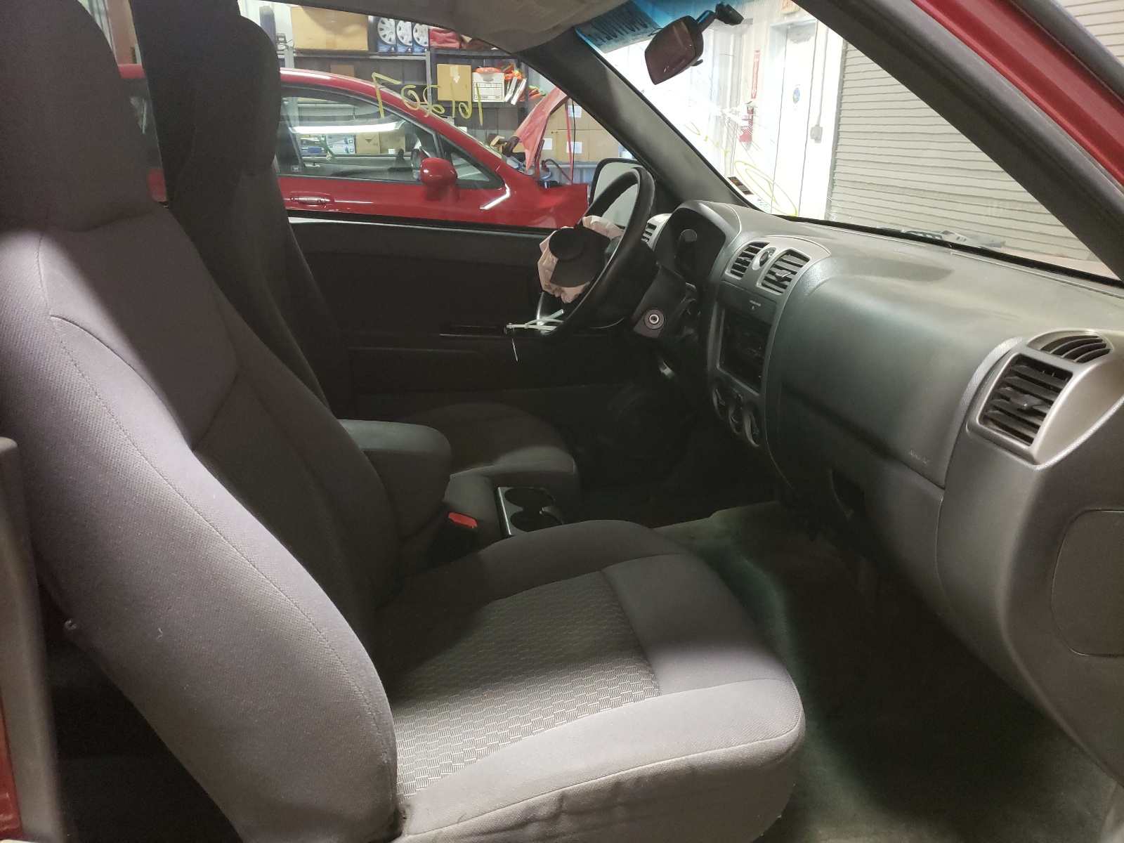 Photo 5 from auction – 2006 CHEVROLET COLORADO with VIN 1GCCS138368304710