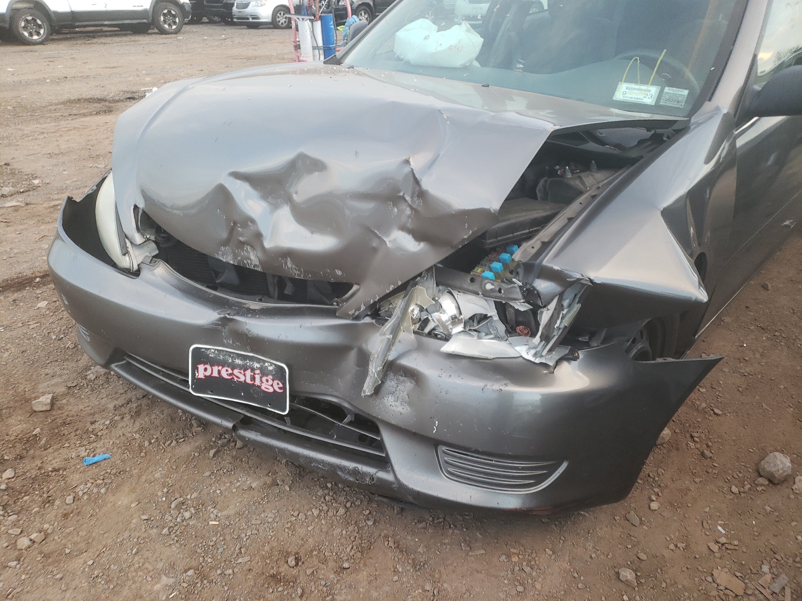 Photo 9 from auction – 2005 TOYOTA CAMRY LE with VIN 4T1BE32K85U630144