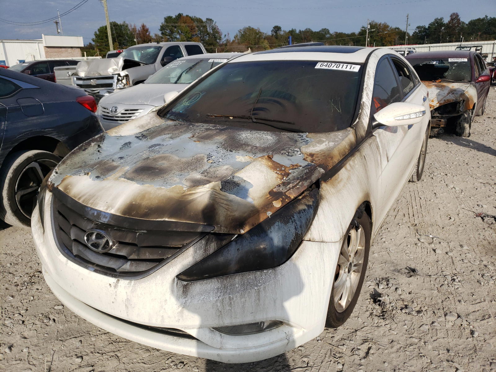Photo 2 from auction – 2011 HYUNDAI SONATA SE with VIN 5NPEC4AC5BH009019
