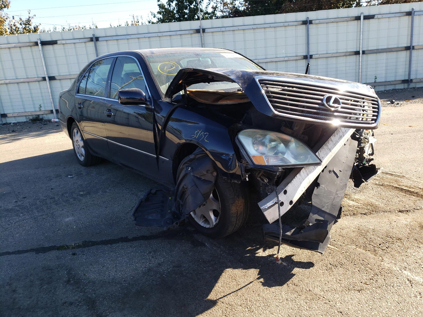 LEXUS LS 430 2003 with VIN JTHBN30F830101290 - Photo from auction