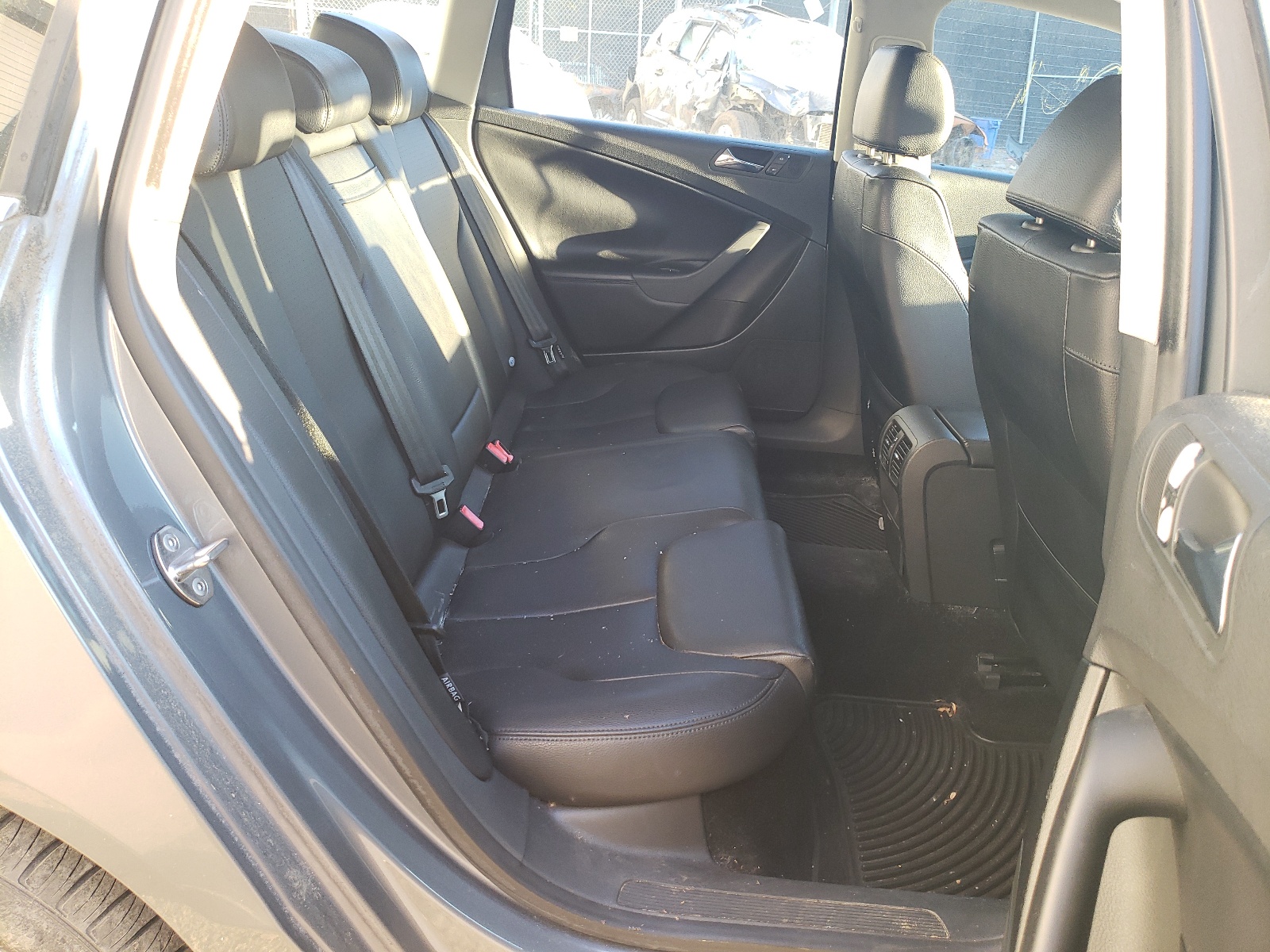 Photo 6 from auction – 2007 VOLKSWAGEN PASSAT 2.0 with VIN WVWLK93C07E00V491