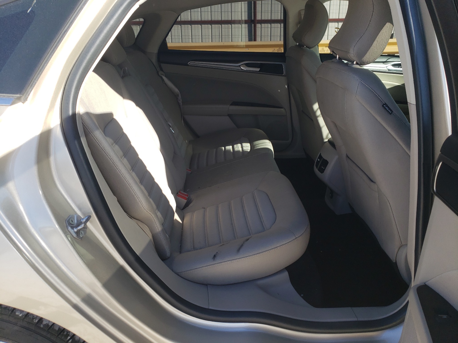 Photo 6 from auction – 2018 FORD FUSION SE with VIN 3FA6P0HDXJR276870