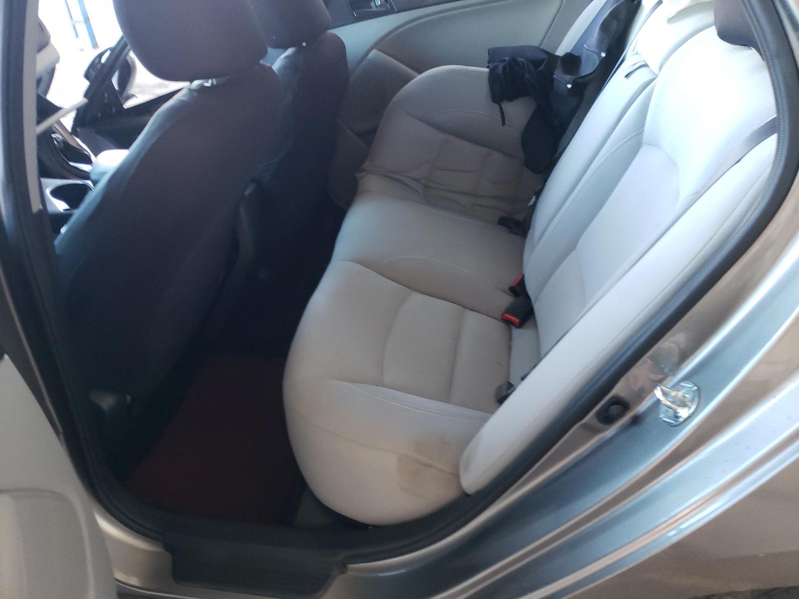 Photo 6 from auction – 2015 KIA OPTIMA with VIN 5XXGM4A72FG372047